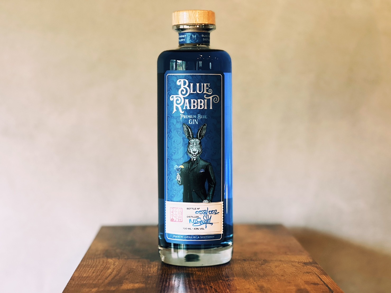 【レビュー・感想】Premium Blue Gin(プレミアムブルージン)の解説：東京都田園調布のBlue Rabbit Distillery製造 クラフトジン・ラボ